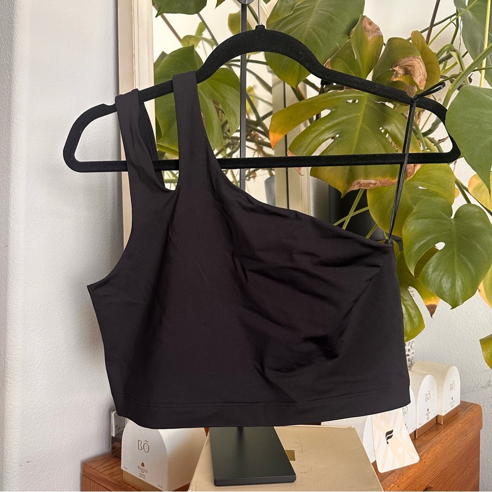 NWT Fabletics black One-Shoulder Crop Top